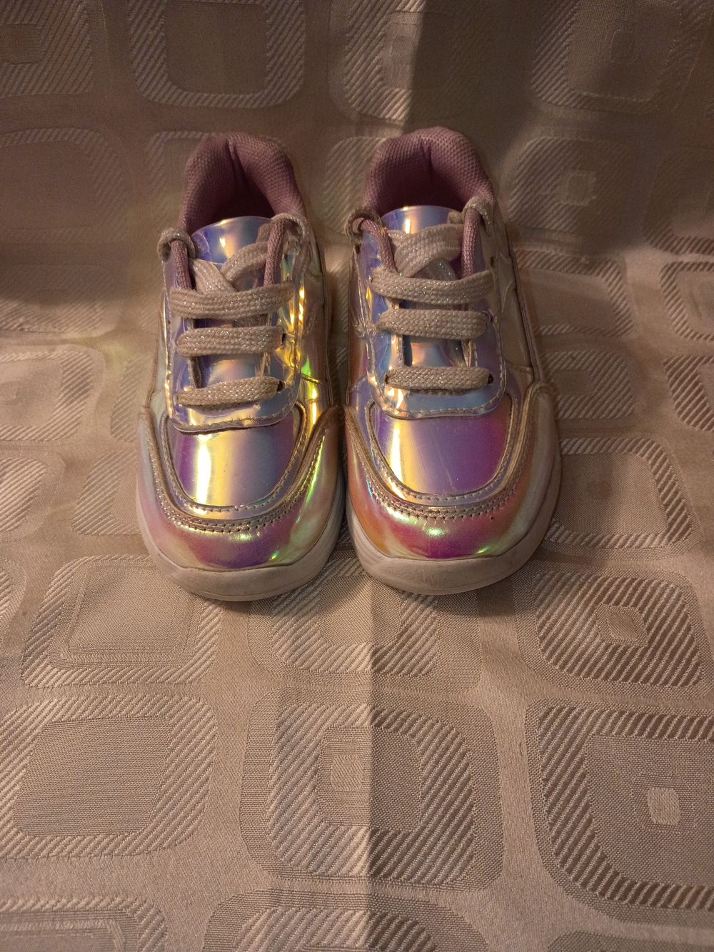 Kids Iridescent Holographic Lace-Up Sneakers in Pink